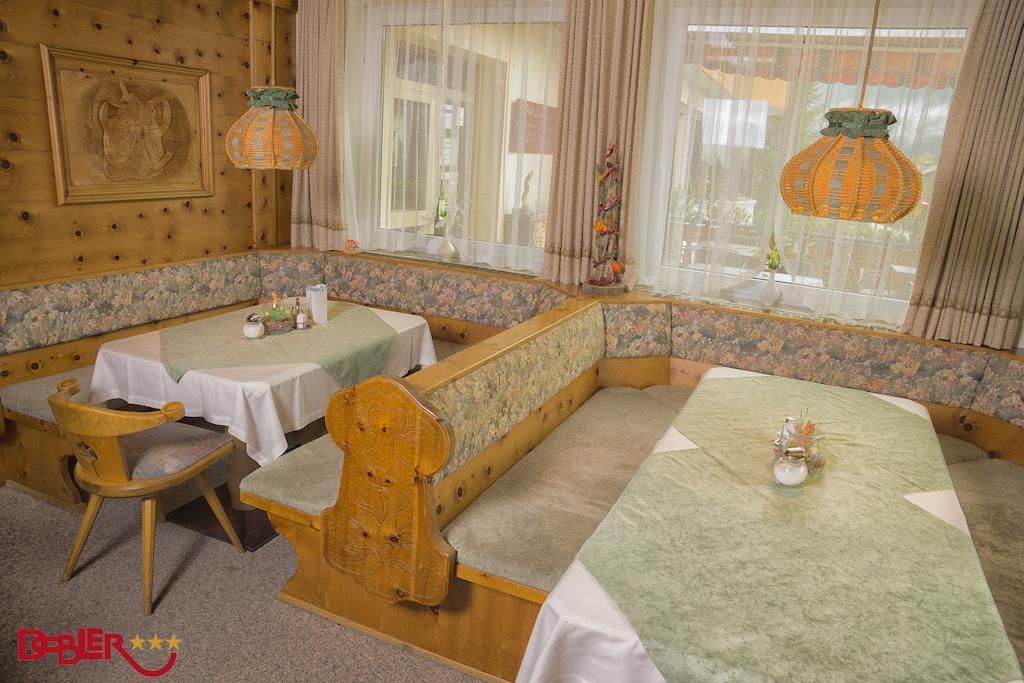 Ferienhotel Dobler Вайсенбах ам Лех Екстериор снимка