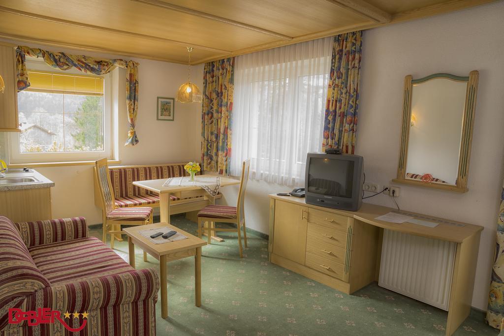 Ferienhotel Dobler Вайсенбах ам Лех Екстериор снимка